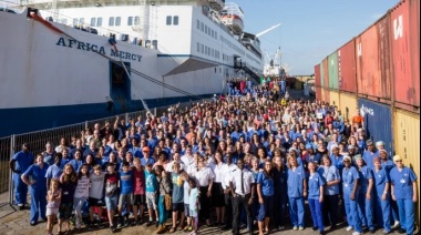 Santa Cruz celebra que el hospital flotante Naves de Esperanza elija el puerto capitalino