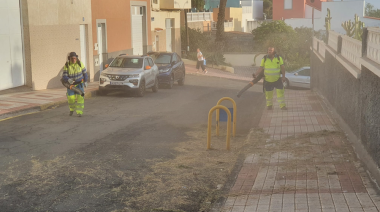 El área de limpieza de Las Palmas de Gran Canaria recoge 23 toneladas de residuos de los barrios durante los tres primeros meses