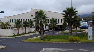 La Consejería de Presidencia del Gobierno de Canarias mejora la dotación de la sala de autopsias del Hospital de La Palma