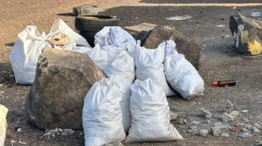 Un vecino de Arrecife se enfrenta a una elevada sanción por depositar sacos de escombros junto a contenedores de basura