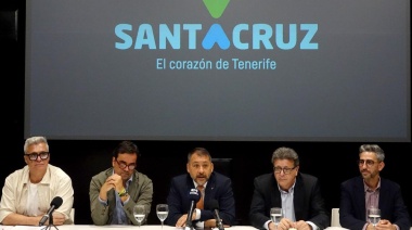 Santa Cruz renueva su compromiso con el sector librero dentro de las Fiestas de Mayo