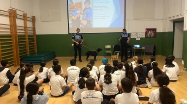 La UMEC de la Policía Local de Las Palmas de Gran Canaria imparte charlas en centros educativos para la tenencia responsable de mascotas