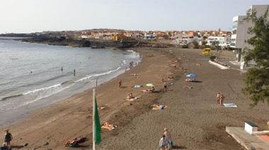 Telde inicia su temporada alta de playas con actividades infantiles, cuentacuentos y un stand de reciclaje