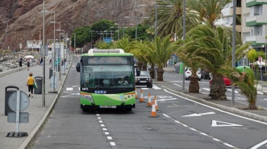 El carril bus a Las Teresitas volverá a operar desde este viernes hasta el domingo