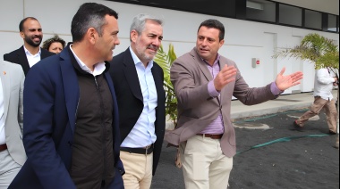 Óscar Noda cuestiona al gobierno del Cabildo sobre la llegada de cruceros al Puerto de Playa Blanca