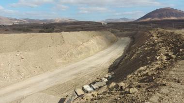 La escollera de desagüe de Tarajalejo remata los trabajos en la presa