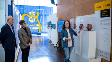 El patio del Cabildo de Gran Canaria acoge una muestra sobre los yacimientos de La Guancha, El Agujero y Bocabarranco