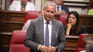 Franquis a Clavijo sobre la acogida de menores migrantes: “Esto lo contamina el PP, su socio de Gobierno, no Madrid”