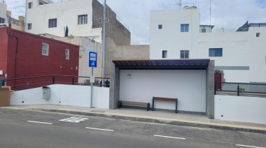 Arucas disfruta ya de una parada de guagua con marquesina en Bañaderos