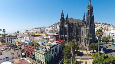 Arucas convoca su concurso de pintura rápida por las Fiestas de San Juan 2025