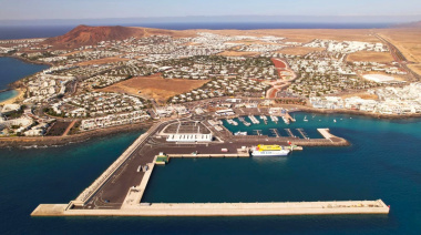 Puertos Canarios confirma a Óscar Noda que hay seis navieras interesadas en atracar sus cruceros en Playa Blanca