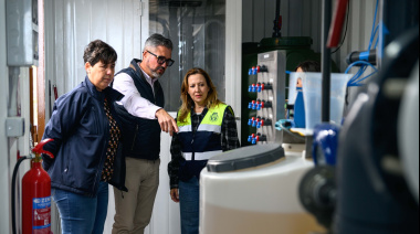 Rosa Dávila afirma que el compromiso es llegar al vertido cero y recuperar las banderas azules en las playas de Tenerife