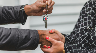 Arucas crea el primer punto municipal de información y dinamización de la vivienda colaborativa en sesión de uso en Canarias