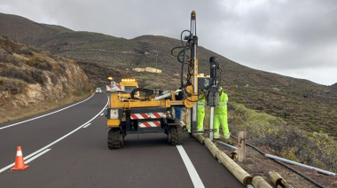 El Hierro inicia las obras de instalación de barreras de contención mixtas metal-madera en la carretera HI-2
