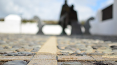 Jesús Hernández gana el I Concurso de Fotografía de San Juan con una imagen de la escultura de Saulo Torón e Isabel Macario
