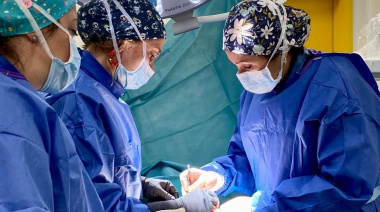 El Hospital Molina Orosa implanta un sistema de neuromodulación medular para tratar el dolor crónico resistente