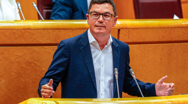 Pablo Rodríguez insiste en el Senado en el uso del superávit de las administraciones canarias para vivienda