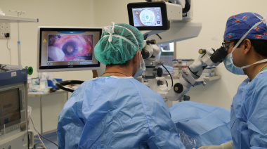 El hospital Molina Orosa incorpora la cirugía vítreorretiniana a su cartera de servicios