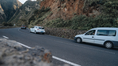 El Cabildo de La Gomera intensifica el operativo de mantenimiento y conservación de carreteras insulares de cara al verano