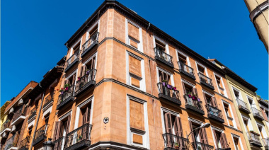 Vivienda acuerda con Airbnb la retirada de los anuncios de pisos turísticos sin código de registro