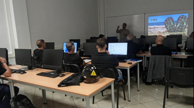 Santa Cruz capacita en sistemas de energía solar a los participantes del proyecto Reciclab II