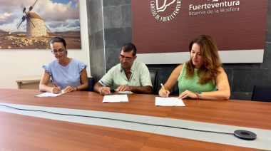 El Cabildo incrementa la ayuda para la difusión y el fomento de la artesanía, en convenio con la Asociación de Artesanos Creativos de Fuerteventura