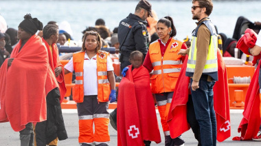 El Estado lleva a cabo el segundo traslado a la Península de menores migrantes solicitantes de asilo