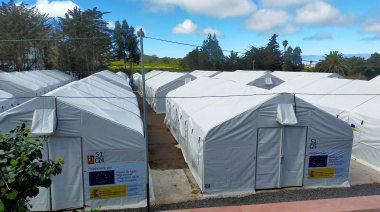 Denuncian "graves incumplimientos" en la seguridad del centro de acogida de migrantes en Las Raíces (Tenerife)
