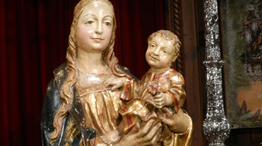 Teror expone la talla de la Virgen del Pino sin su manto hasta este 28 de agosto