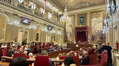 Luz verde a la tramitación para declarar el salón de plenos del Parlamento canario como monumento a la memoria histórica