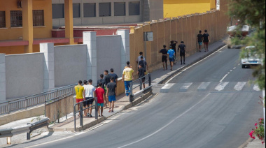 Canarias, Ceuta y Melilla podrían solicitar la contingencia migratoria al superar el triple de su capacidad