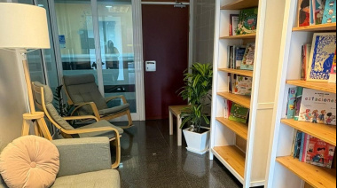 El Materno Infantil pone en marcha el proyecto Biblioteca T-Leo en Urgencias Tocoginecológicas