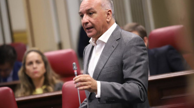 NC-bc ve con "preocupación" la venta de Naviera Armas porque deja "dudas" sobre el transporte marítimo en Canarias