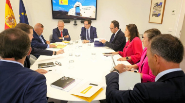 Los ministros Torres y López median para reubicar una torre de telecomunicaciones en Antigua