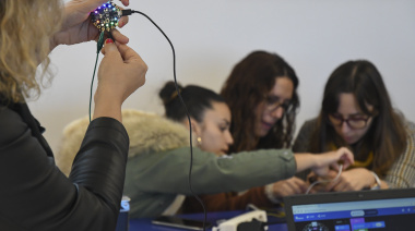 Crece el número de mujeres en másteres científicos y en grados de ingeniería en Canarias
