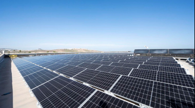 El Cabildo de Gran Canaria formaliza el contrato para la instalación de una planta fotovoltaica en el Polideportivo La Paterna