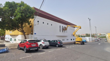 El campo de lucha de Tarajalejo comienza a lucir su nueva imagen