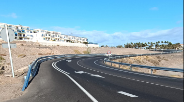 El Cabildo prosigue la instalación de vallas de protección especiales a petición del colectivo de motoristas de Fuerteventura