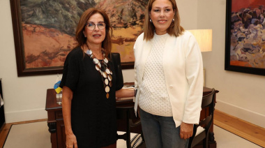 La presidenta del Parlamento de Canarias aborda con la Diputación del Común presupuestos y prioridades para 2026