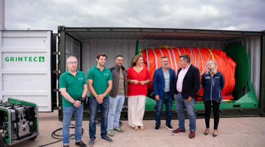 Una nueva barrera oceánica de 600 metros refuerza el sistema anticontaminación del Puerto de Las Palmas