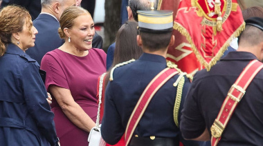La presidenta del Parlamento canario felicita el Día de la Fiesta Nacional, que celebra "los valores que nos unen"