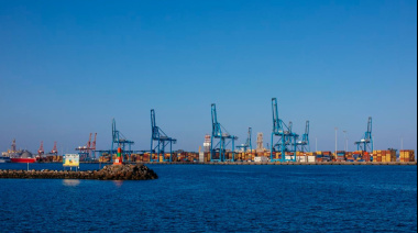 Los puertos de la Autoridad Portuaria de Las Palmas crecen un 18% en el tráfico total y superan los 27,8 millones de toneladas en los nueve primeros meses del año