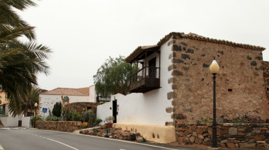 Canarias destina 5 millones a 43 ayuntamientos para rehabilitar viviendas rurales y combatir la despoblación