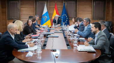 Canarias cambiará la letra de su himno oficial para incluir la octava isla