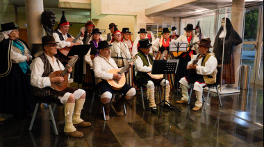 Agüimes acoge la exposición sobre la vestimenta tradicional impulsada por la Asociación Cultural Entre Amigos