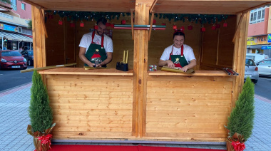 Candelaria invita a vecinos a usar el servicio gratuito de empaquetado de regalos en las Cabañas de Navidad