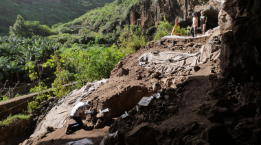 El Gobierno garantiza la continuidad de la investigación arqueológica en la Cueva de El Tendal