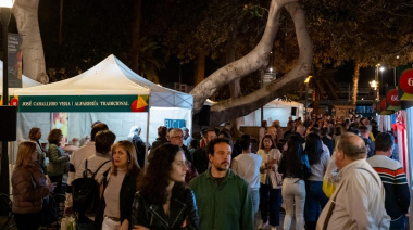 La Feria de Artesanía de Gran Canaria San Telmo apura sus últimas horas en una víspera de Reyes con gran ambiente