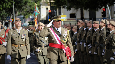 El jefe del Mando de Canarias defiende la transformación de las Fuerzas Armadas para afrontar los retos presentes