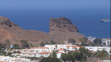 El Cabildo de Gran Canaria licita dos instalaciones solares en aparcamientos públicos de Agaete para impulsar la transición energética municipal